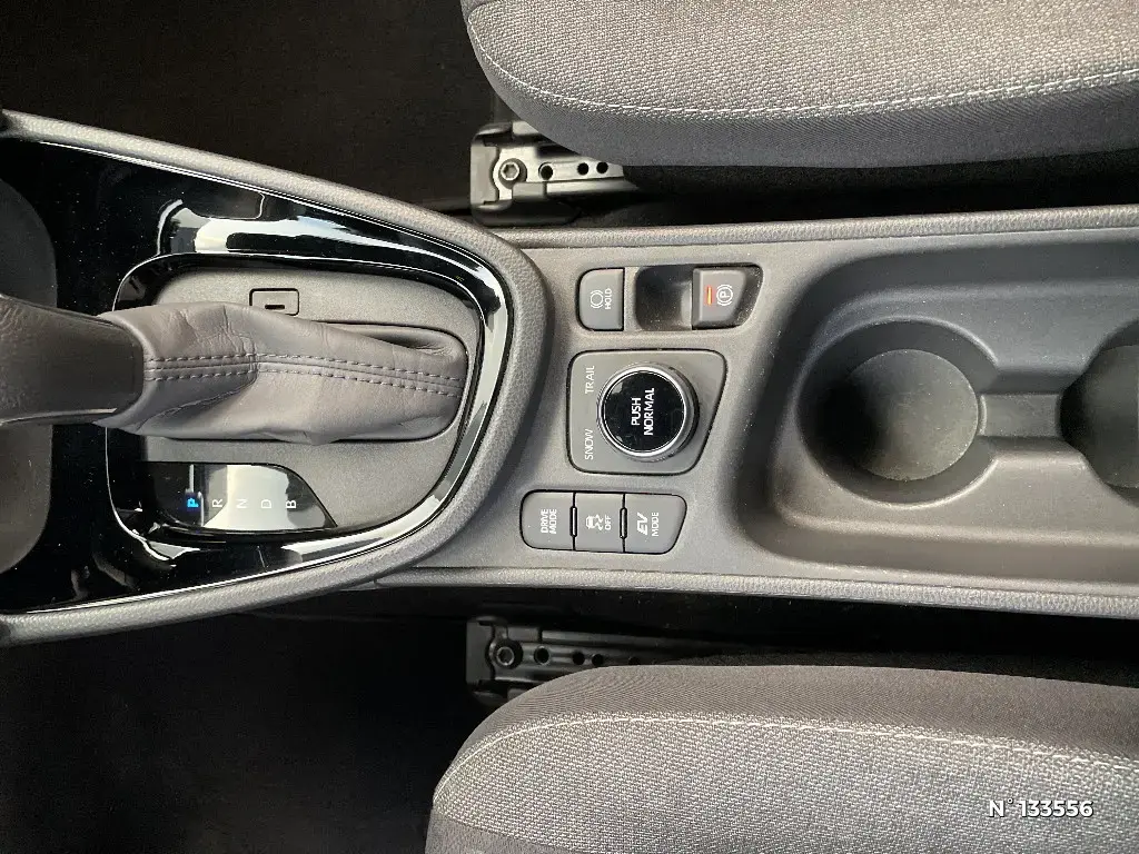 TOYOTA YARIS CROSS I - Miniature 22