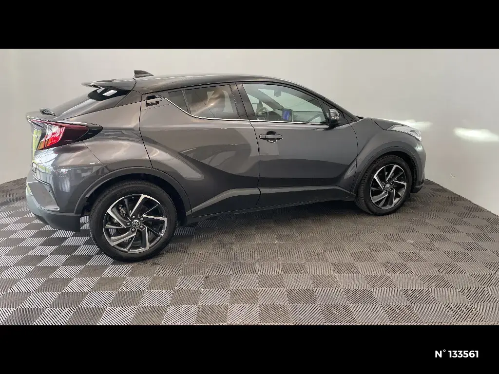 TOYOTA C-HR - Miniature 3