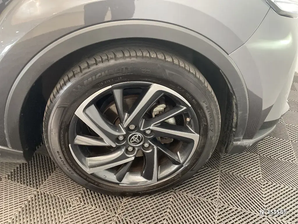 TOYOTA C-HR - Miniature 5