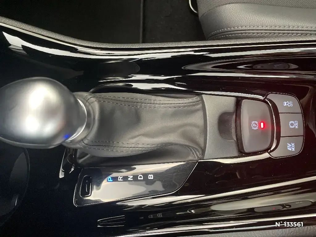 TOYOTA C-HR - Miniature 18
