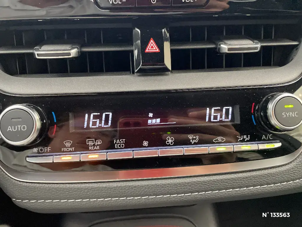 TOYOTA COROLLA TOURING SPT X - Miniature 19