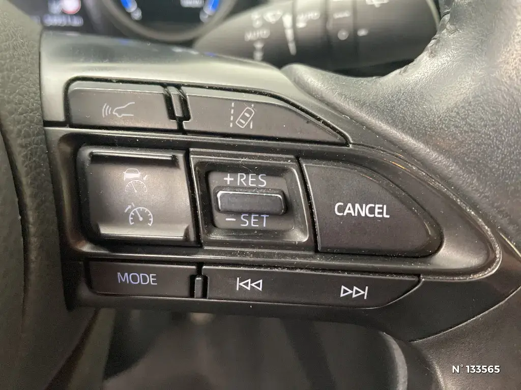 TOYOTA YARIS CROSS I - Miniature 14