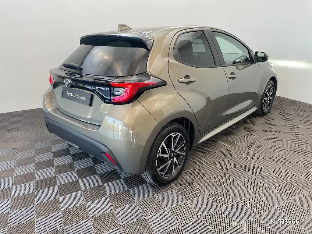 TOYOTA YARIS IV - Miniature 2