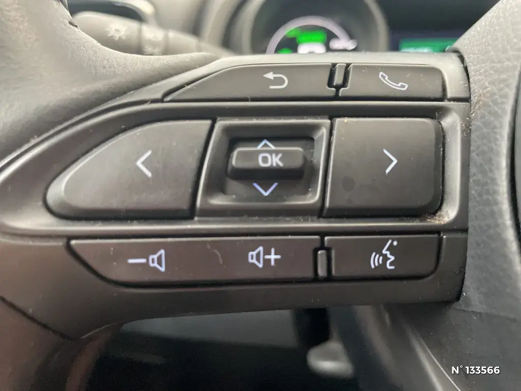 TOYOTA YARIS IV - Miniature 13