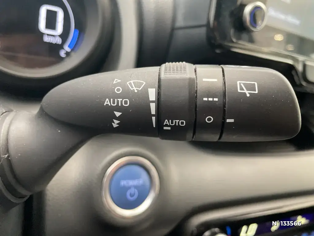 TOYOTA YARIS IV - Miniature 16
