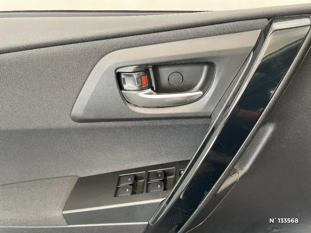 TOYOTA AURIS II - Miniature 17