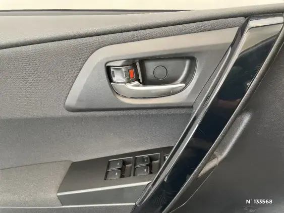 TOYOTA AURIS II - voiture d'occasion - Photo 36