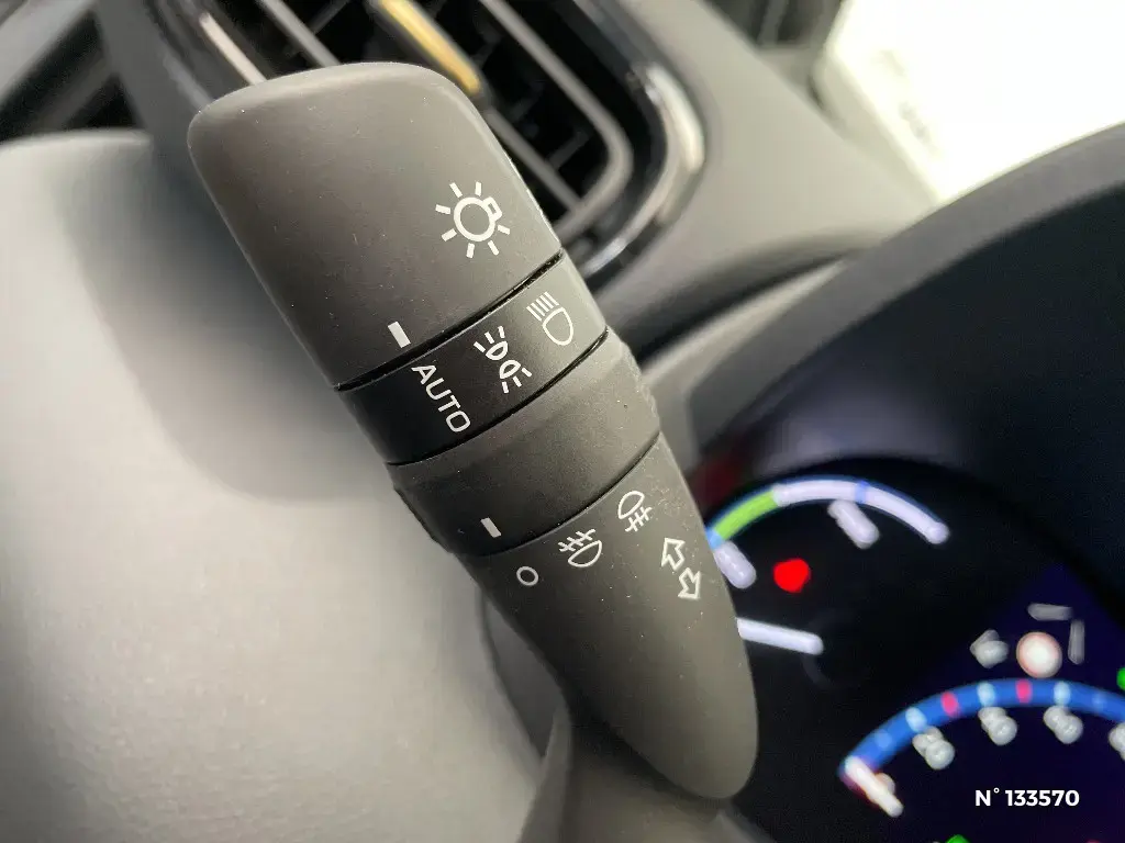 TOYOTA YARIS CROSS I - Miniature 15