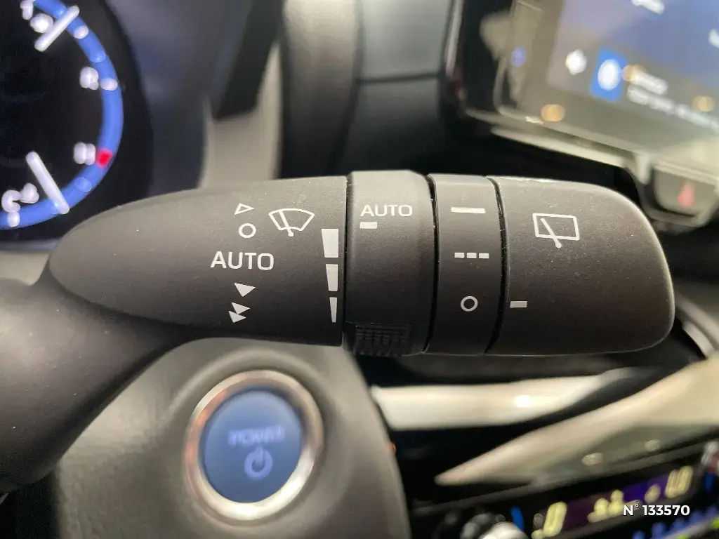 TOYOTA YARIS CROSS I - Miniature 16