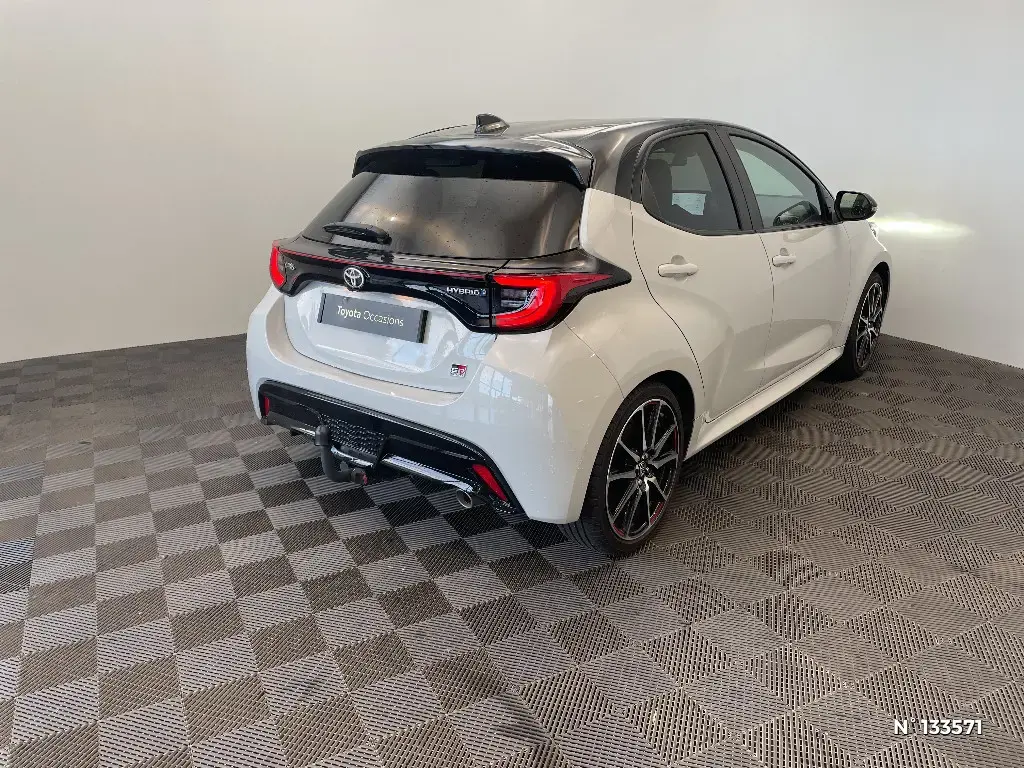 TOYOTA YARIS IV - Miniature 2