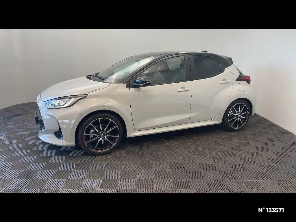 TOYOTA YARIS IV - Miniature 4