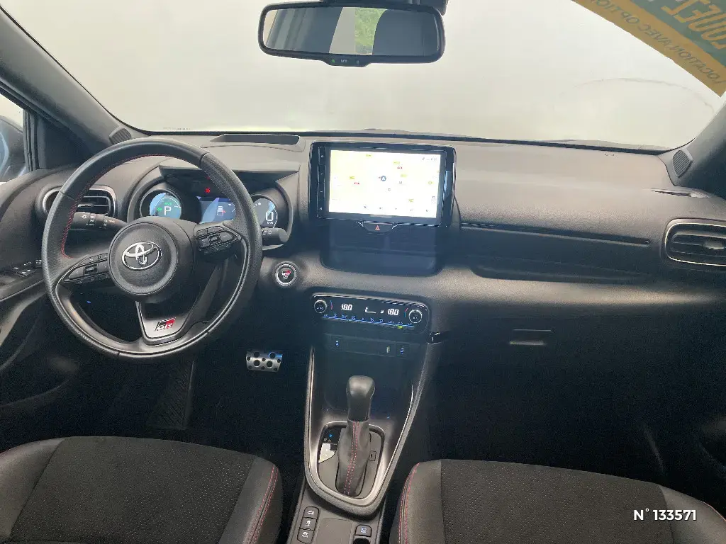 TOYOTA YARIS IV - Miniature 6