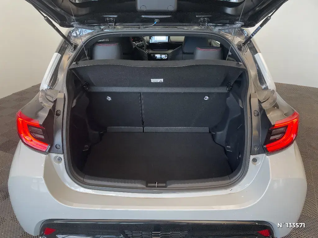 TOYOTA YARIS IV - Miniature 10