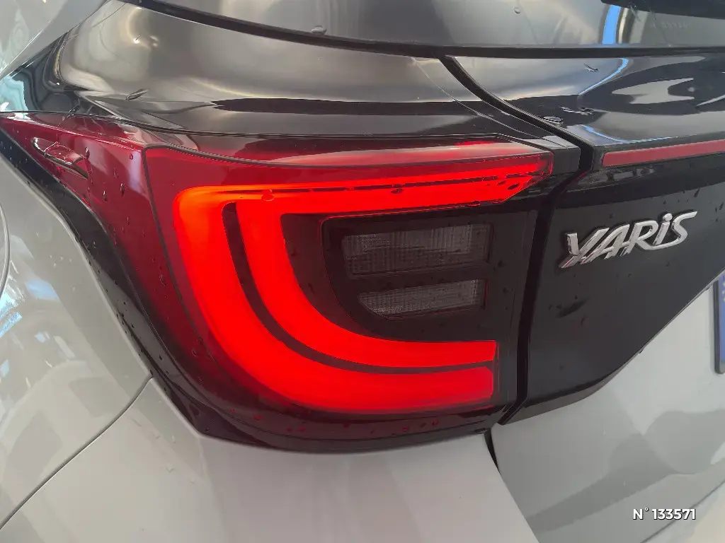 TOYOTA YARIS IV - Miniature 26
