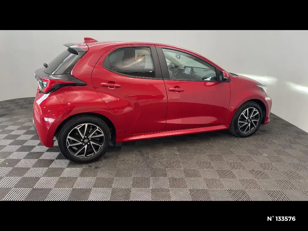 TOYOTA YARIS IV - Miniature 3