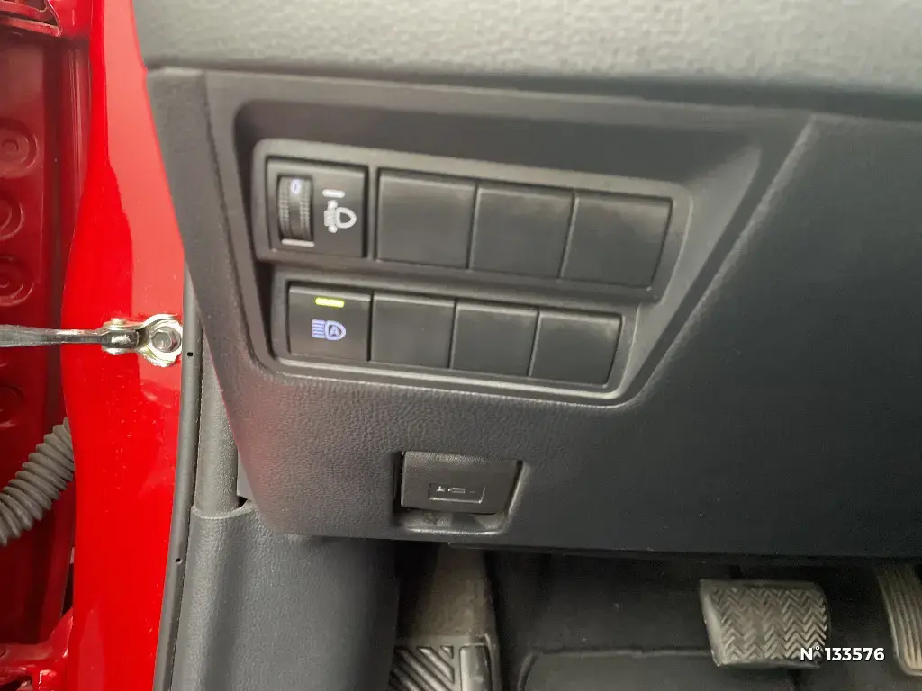 TOYOTA YARIS IV - Miniature 11
