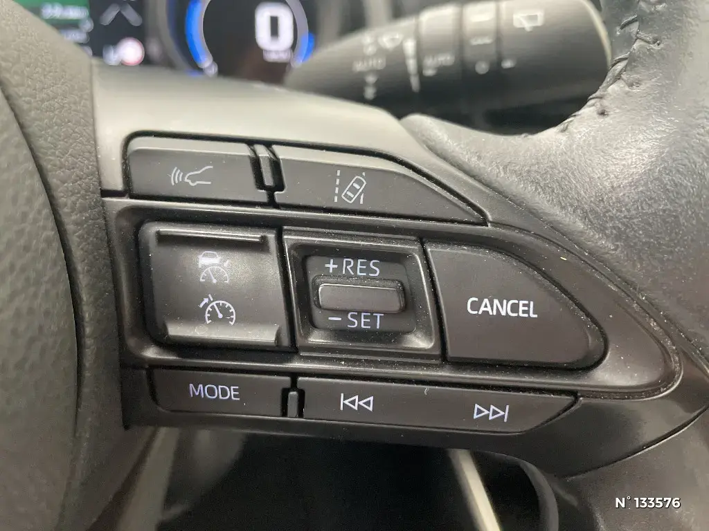 TOYOTA YARIS IV - Miniature 14
