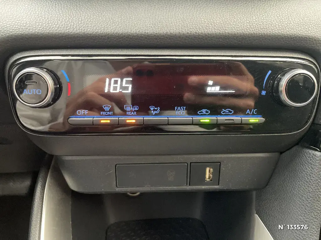 TOYOTA YARIS IV - Miniature 18