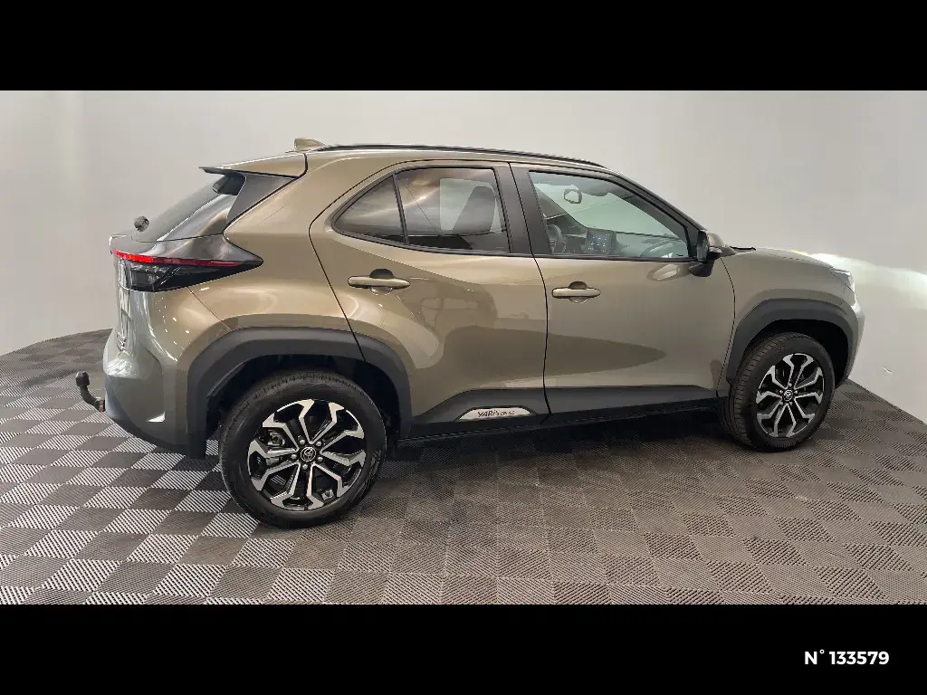TOYOTA YARIS CROSS I - Miniature 3