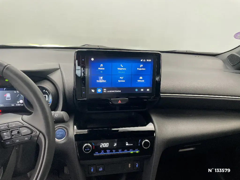 TOYOTA YARIS CROSS I - Miniature 7