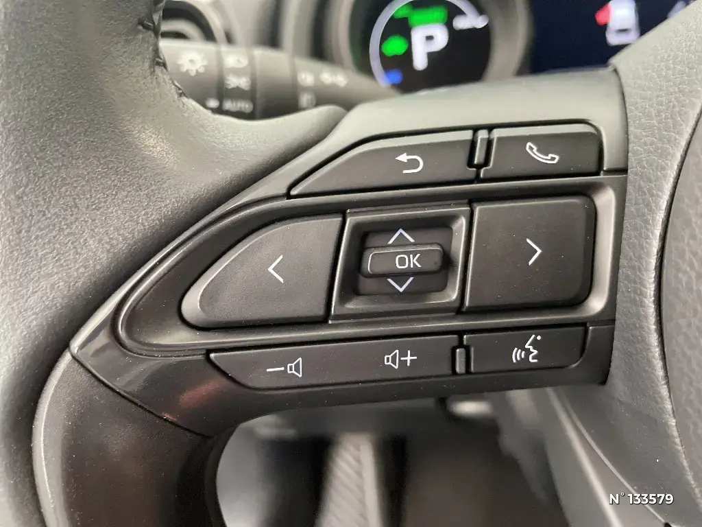 TOYOTA YARIS CROSS I - Miniature 13