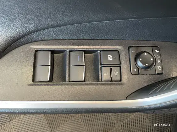 TOYOTA RAV4 V - voiture d'occasion - Photo 44