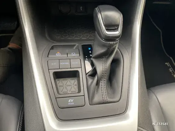 TOYOTA RAV4 V - voiture d'occasion - Photo 28