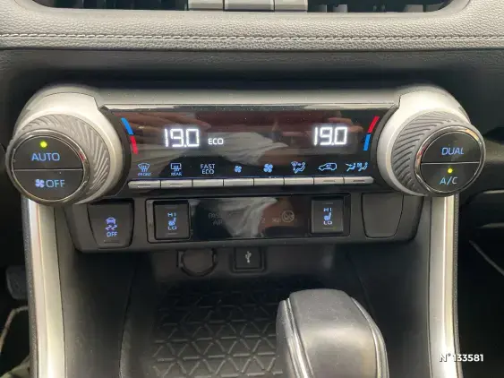 TOYOTA RAV4 V - voiture d'occasion - Photo 29