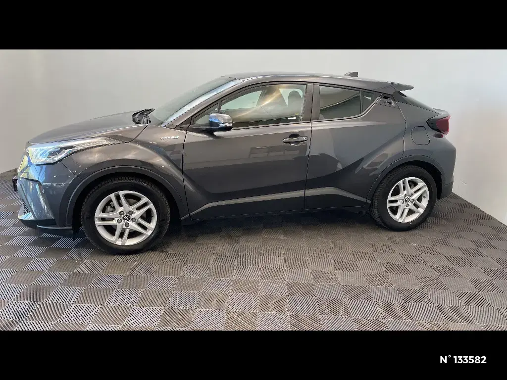 TOYOTA C-HR - Miniature 4