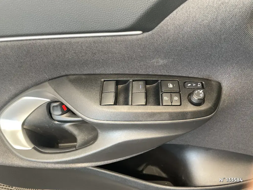 TOYOTA YARIS CROSS I - Miniature 12