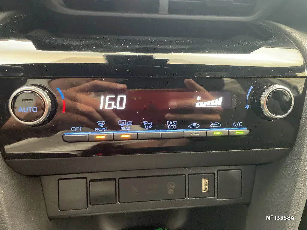 TOYOTA YARIS CROSS I - Miniature 18