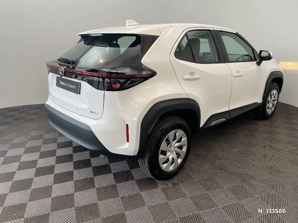 TOYOTA YARIS CROSS I - Miniature 2