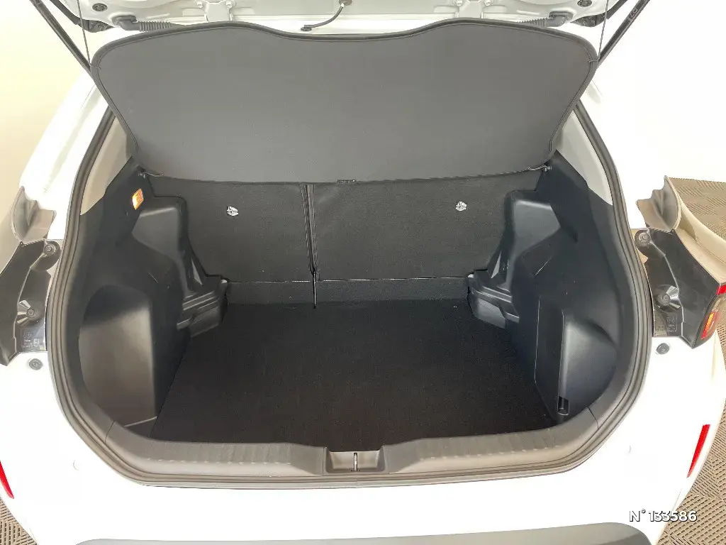 TOYOTA YARIS CROSS I - Miniature 10