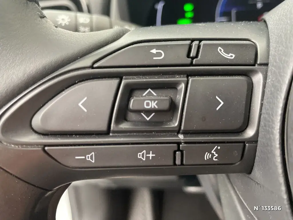 TOYOTA YARIS CROSS I - Miniature 13
