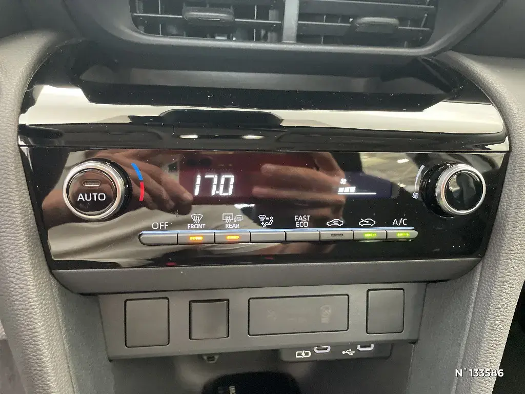 TOYOTA YARIS CROSS I - Miniature 18
