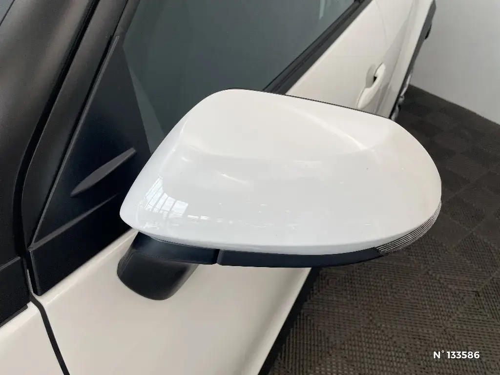 TOYOTA YARIS CROSS I - Miniature 24
