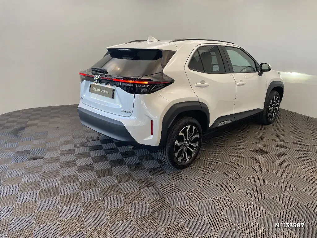 TOYOTA YARIS CROSS I - Miniature 2