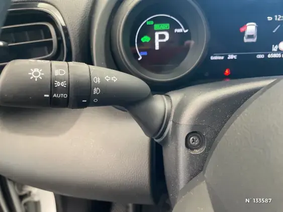 TOYOTA YARIS CROSS I - voiture d'occasion - Photo 38