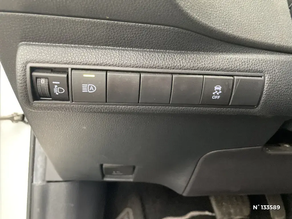 TOYOTA COROLLA XII - Miniature 11