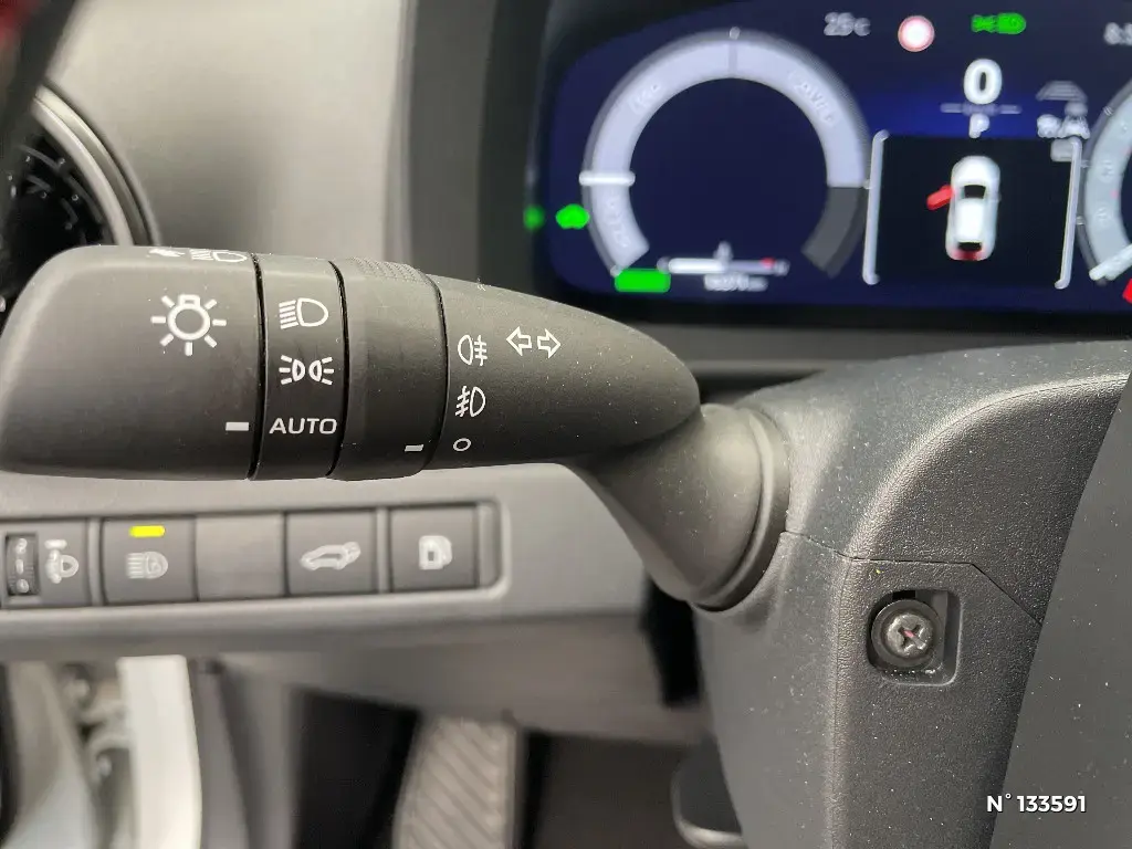 TOYOTA C-HR II - Miniature 14