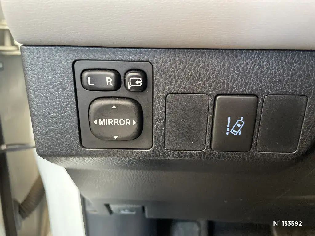 TOYOTA RAV4 V - Miniature 11