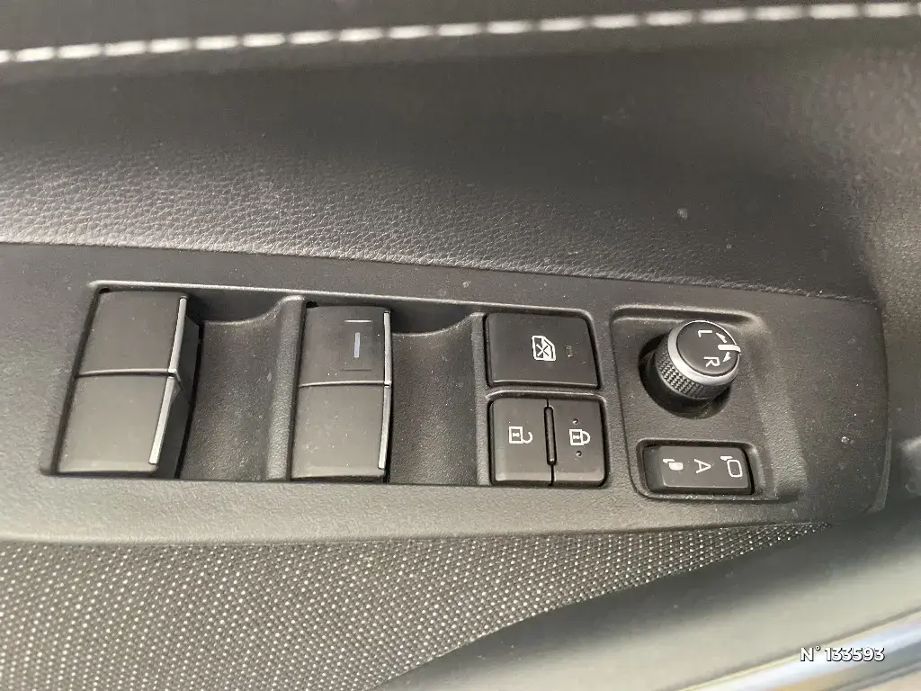 TOYOTA COROLLA XII - Miniature 13