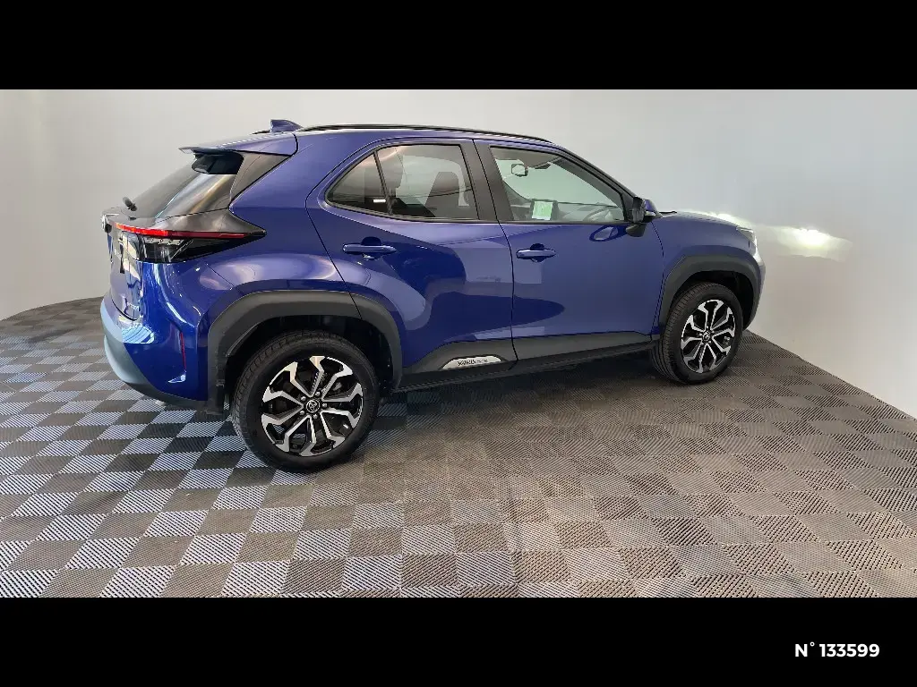 TOYOTA YARIS CROSS I - Miniature 3