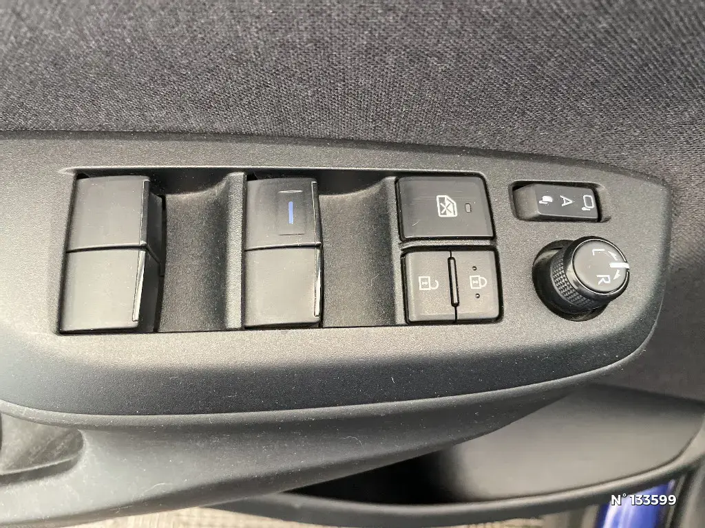 TOYOTA YARIS CROSS I - Miniature 12