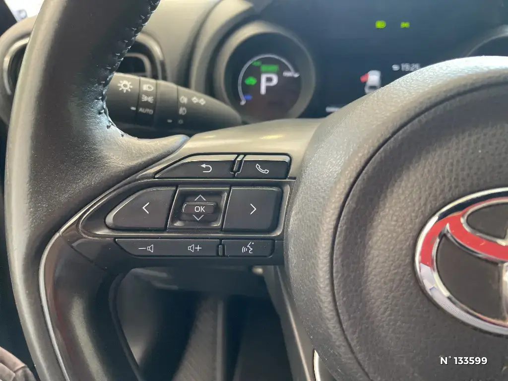 TOYOTA YARIS CROSS I - Miniature 15