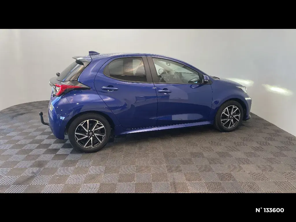 TOYOTA YARIS IV - Miniature 3