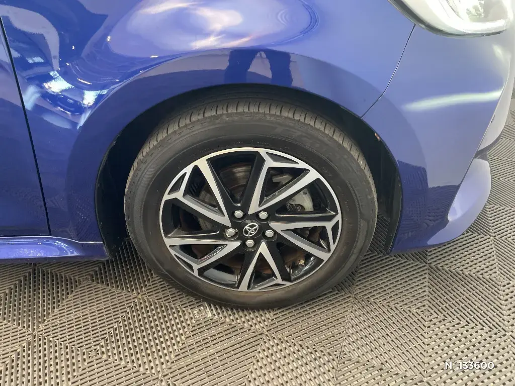 TOYOTA YARIS IV - Miniature 5