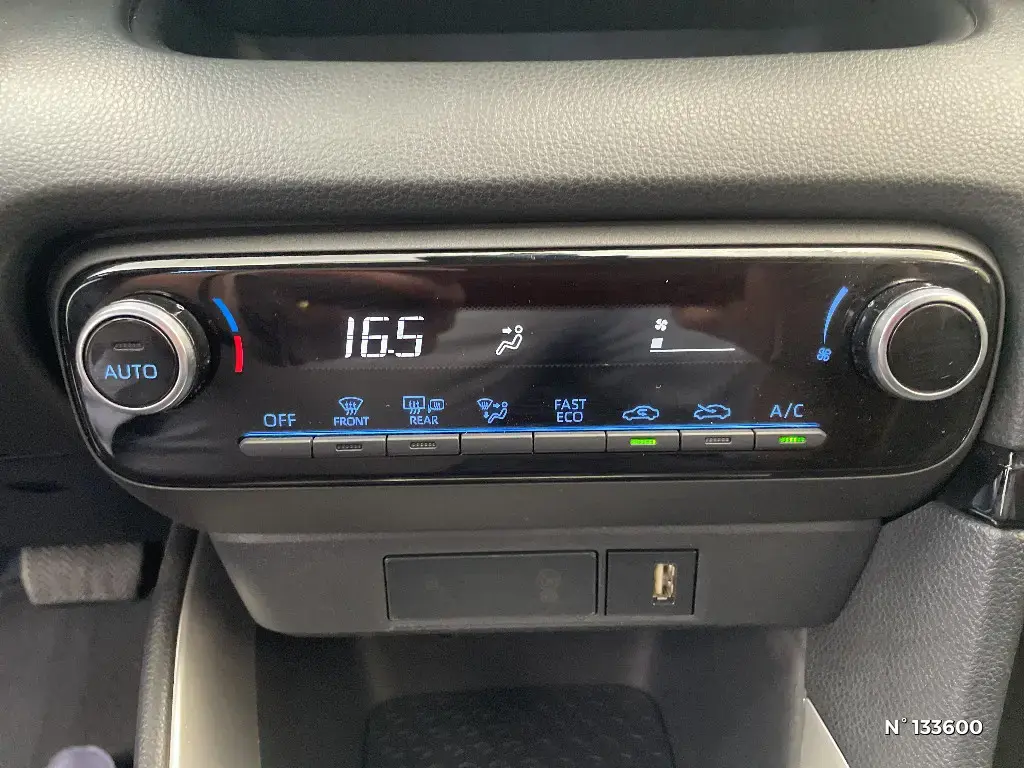 TOYOTA YARIS IV - Miniature 11