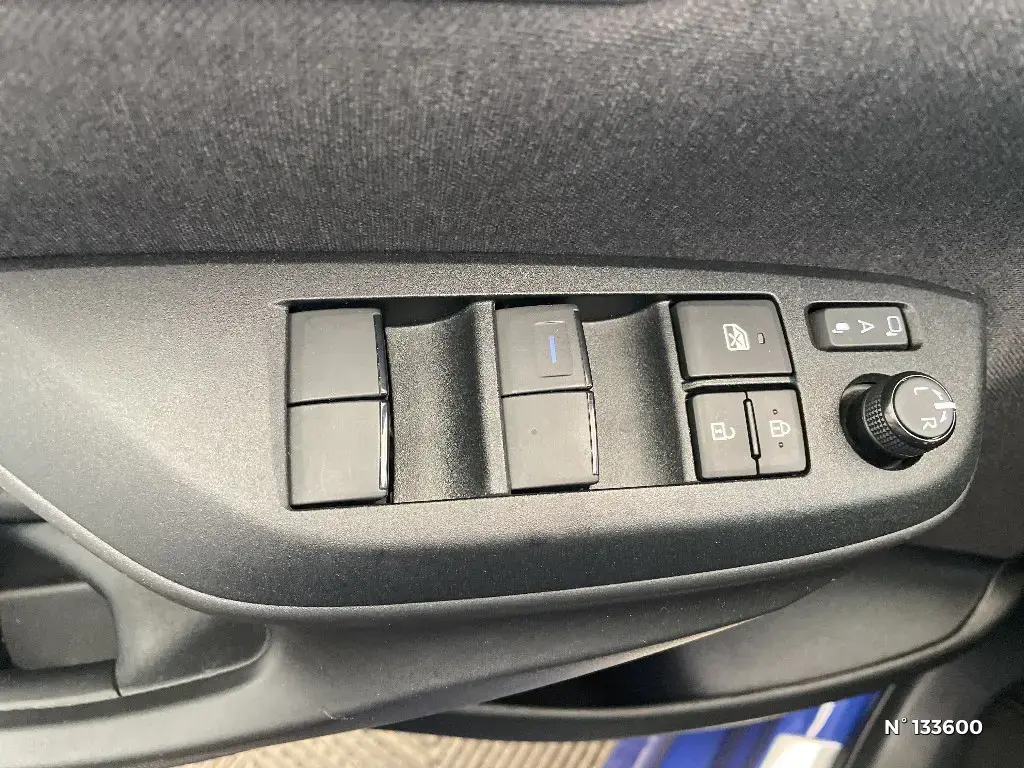 TOYOTA YARIS IV - Miniature 14