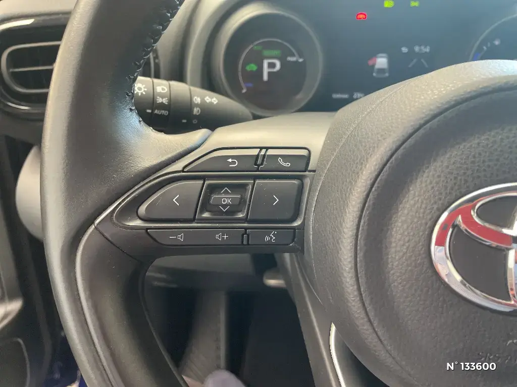 TOYOTA YARIS IV - Miniature 17